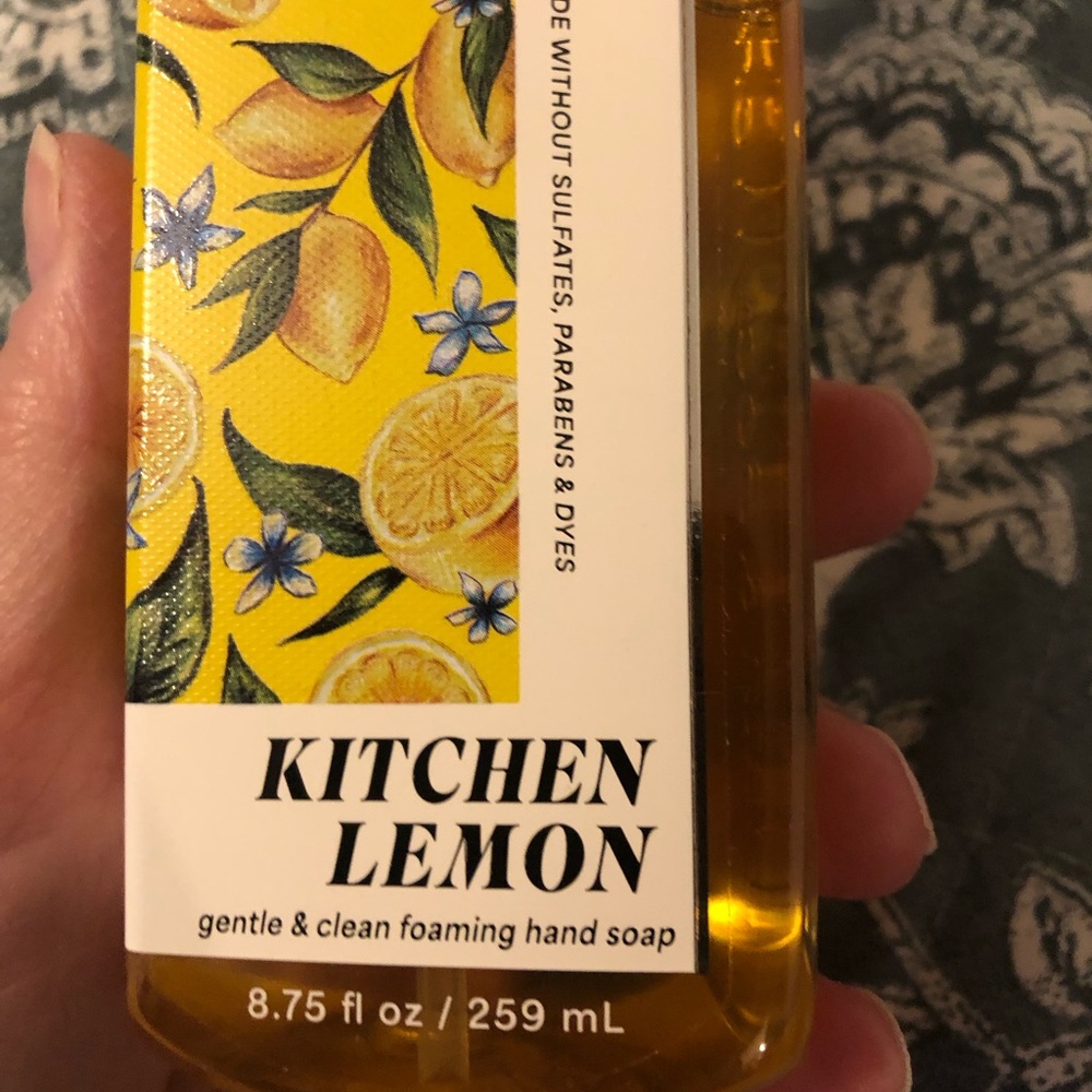 NWT Bath & Body Works Kitchen Lemon X 4 - Picture 2 of 4